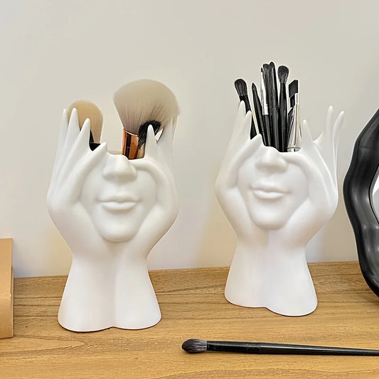 Art Sculpture Makeup Brush Storage